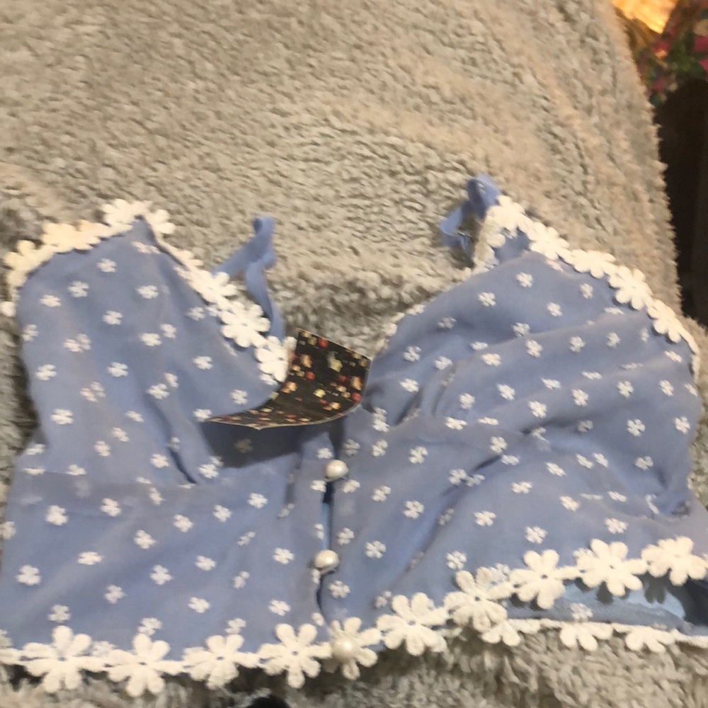 Blue floral crop top